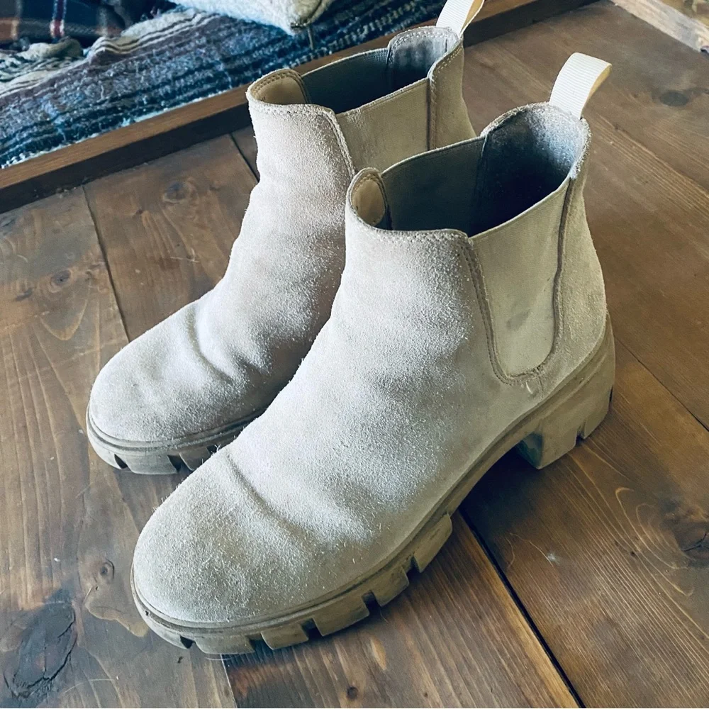Steve Madden Howler tan Chelsea boots